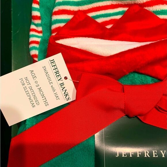 𝅺💚❤️🎄ADORABLE Baby Elf Swaddle and Hat set-Brand New💚❤️ - Picture 3 of 5